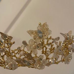 Crown worn once bought for 150